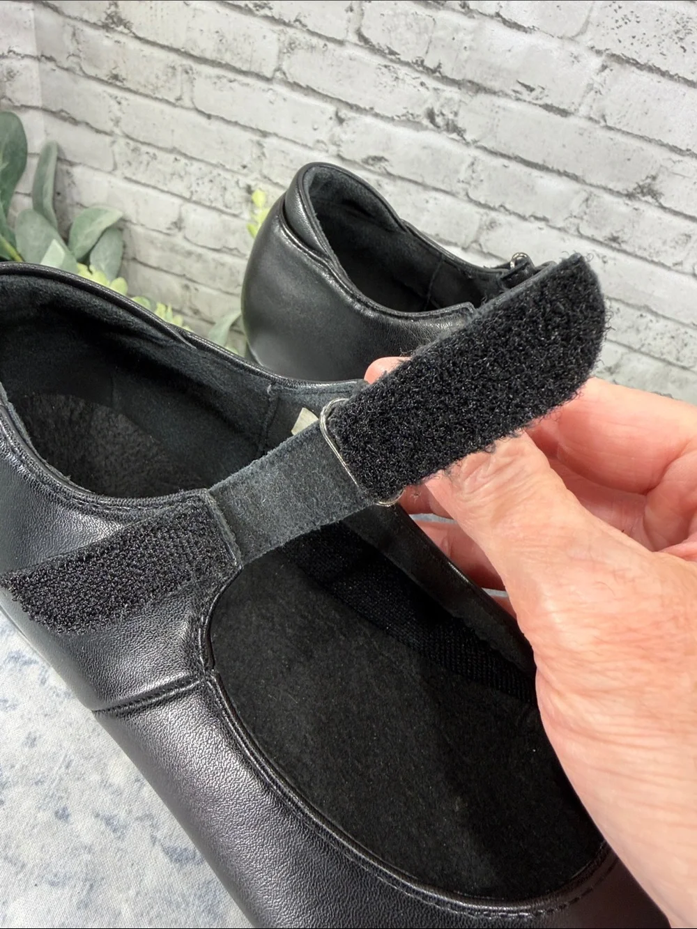 DANCE TAP SHOES - Black Soft Vinyl Round Toe Mary Jane Style - Girls 4M/WMS 6M